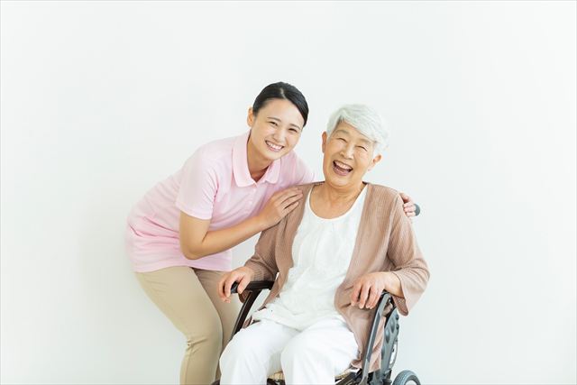 介護の仕事に向いている人はどんな人？介護サービス別の適性も解説！