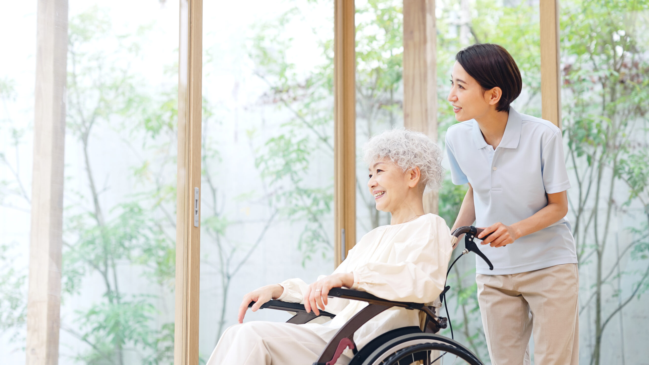 ブランクがあっても介護職に復帰はできる?復帰の準備や職場探しのポイントを解説 ブランクがあっても介護職に復帰はできる?復帰の準備や職場探しのポイントを解説