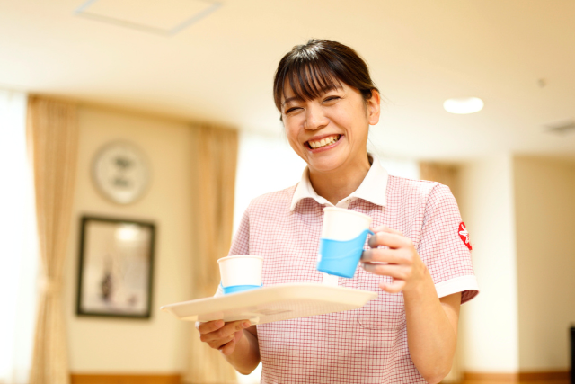 ブランクがあって介護職復帰が不安…復帰の準備や職場探しのポイントを解説