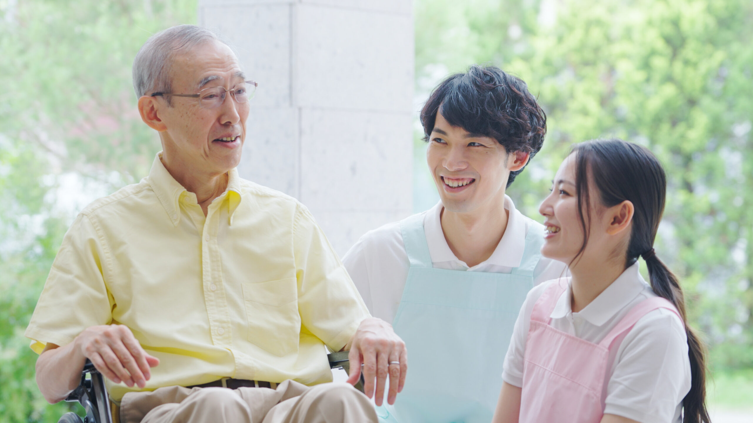 高齢者とのコミュニケーションのポイントは？相手に寄り添うために大切なこととは