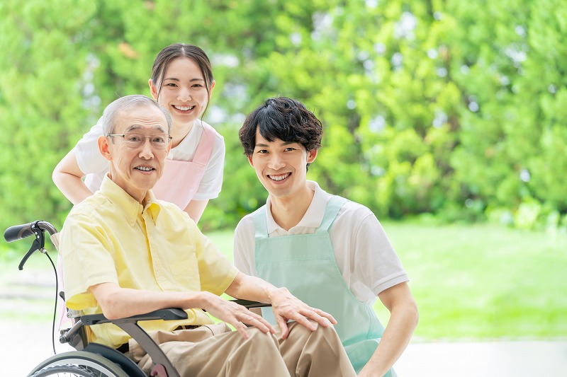 特養の仕事内容は？1日のスケジュールや働くメリットなどを解説