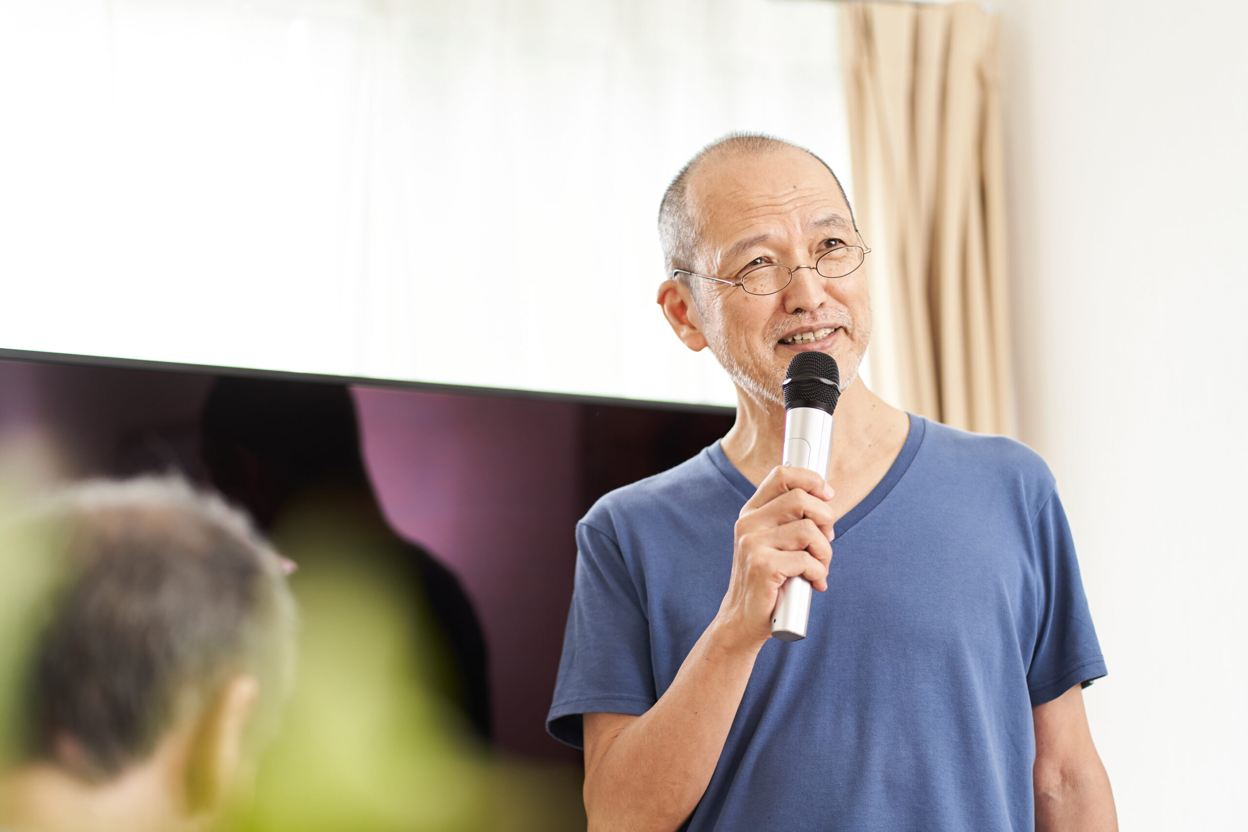 【高齢者向け】座ってできるレクリエーション10選！簡単で盛り上がるレクをご紹介